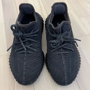 Yeezy 350 V2 women’s size 6